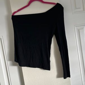 Basic one sleeve cotton top